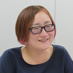 髙井（山下）千加氏